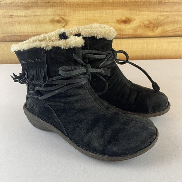 UGG Gaviota Womens 8 Black‎ Suede Leather Shearling Fringe Ankle Boots 5749 - Picture 1 of 10